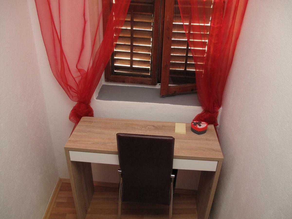 Illy City Centre Apartment 希贝尼克 外观 照片