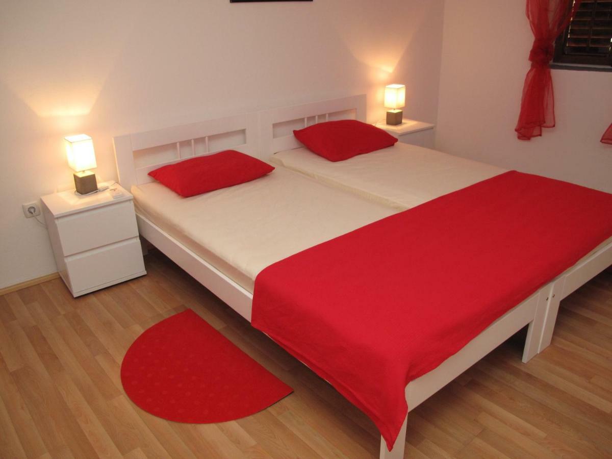 Illy City Centre Apartment 希贝尼克 外观 照片