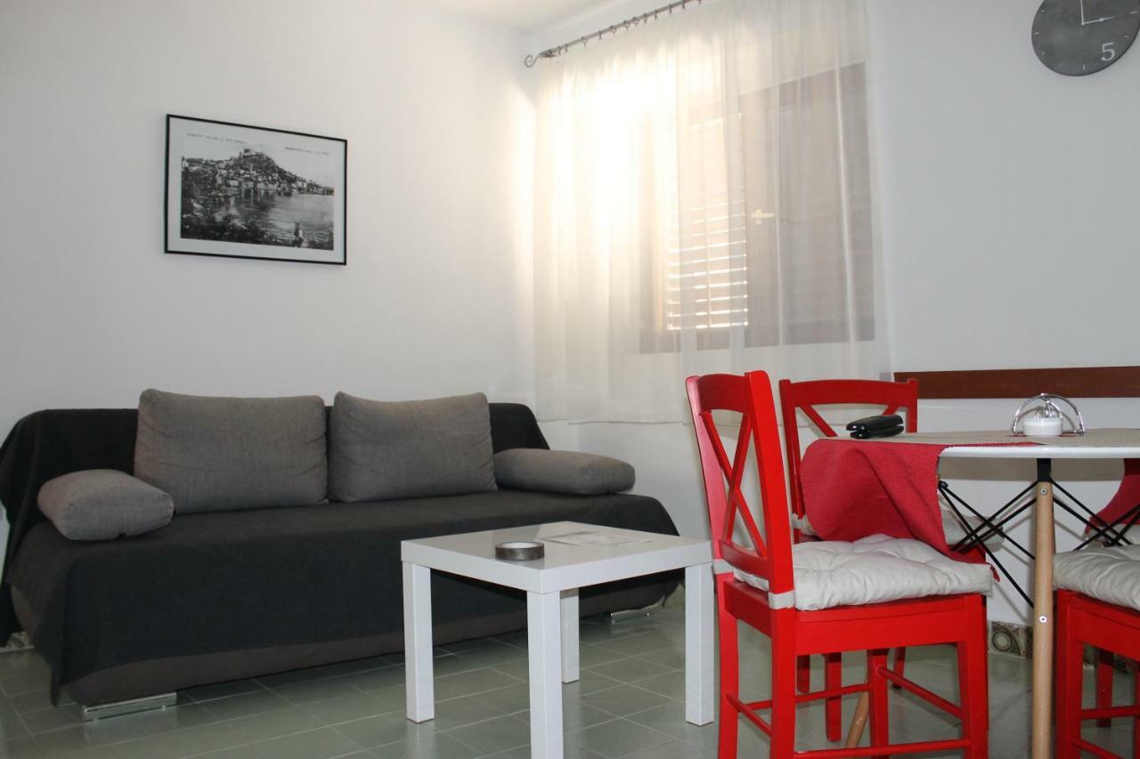 Illy City Centre Apartment 希贝尼克 外观 照片