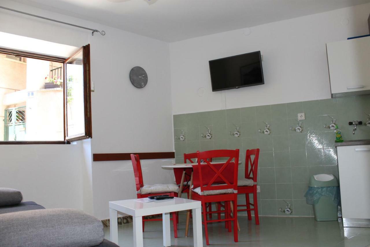 Illy City Centre Apartment 希贝尼克 外观 照片