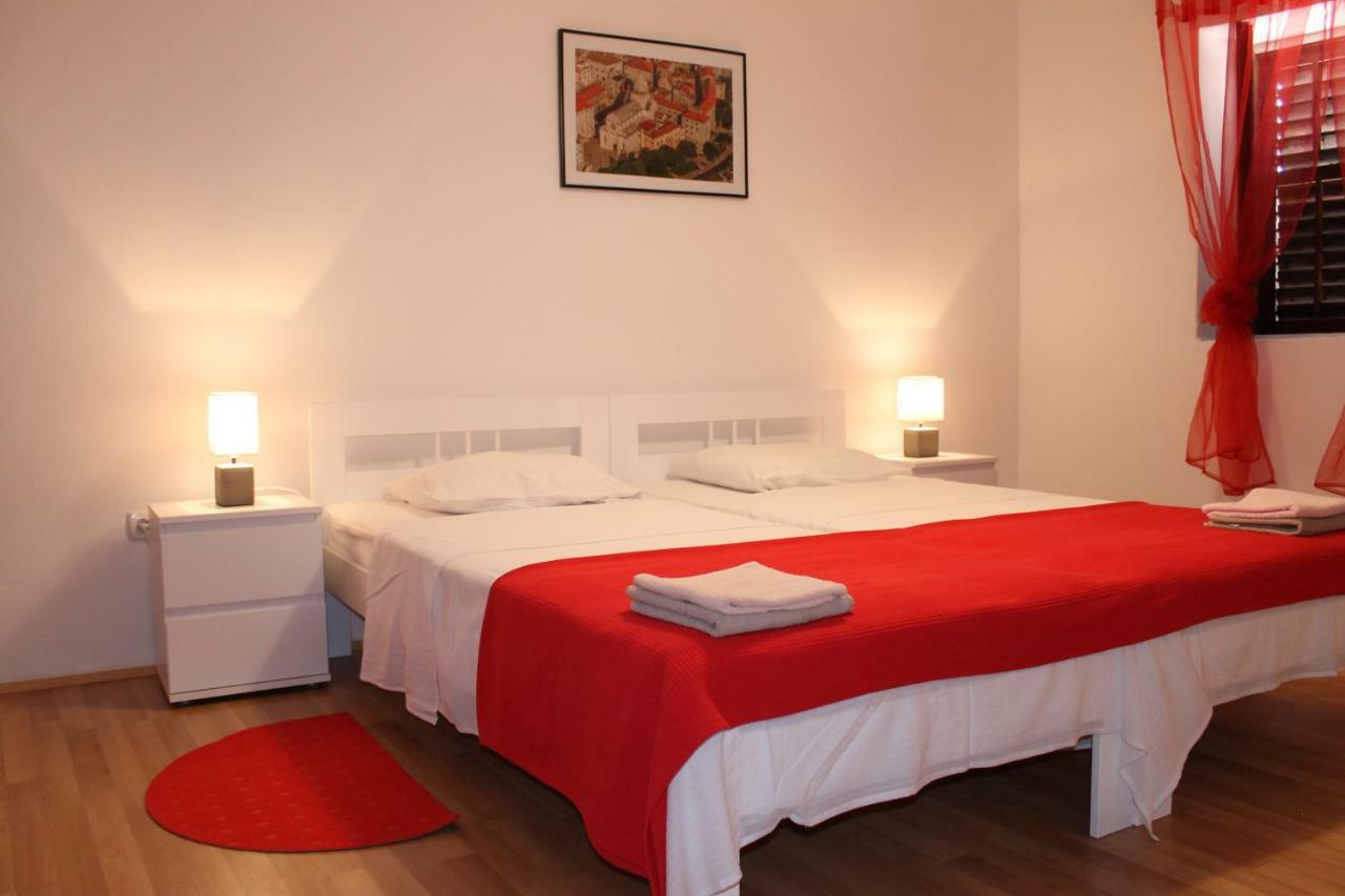 Illy City Centre Apartment 希贝尼克 外观 照片
