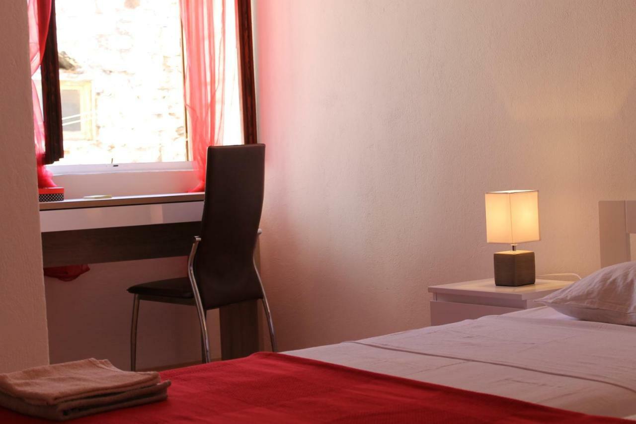 Illy City Centre Apartment 希贝尼克 外观 照片